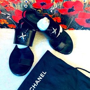 RARE AUTHENTIC CHANEL CLOVER LEATHER SANDALS Sz 37